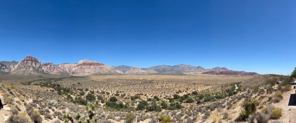 모하비 사막과 Red Rock Canyon 산맥이 펼쳐지는 파노라마